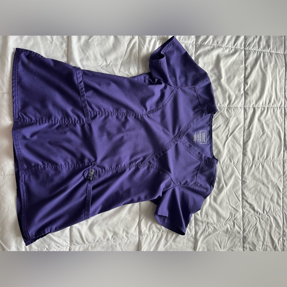 Cherokee purple scrub top size xs. never worn. no longer need